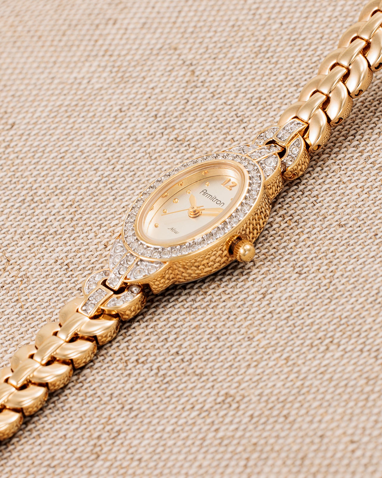 Vintage 2234 | Gold